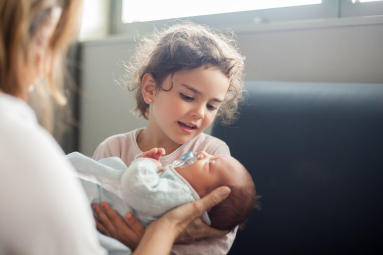 5 consejos infalibles para ayudar a tu bebé a adaptarse a su nuevo hermanito