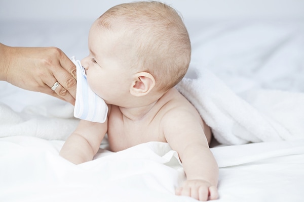 Bebés congestionados: consejos para aliviar su malestar nasal