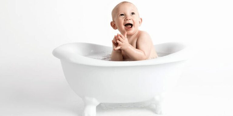 Consejos para vencer el miedo al baño en tu bebé: ¡Haz del momento del baño una experiencia divertida y relajante!