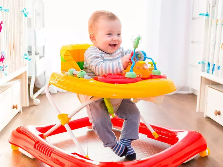 ¿Cuándo es conveniente introducir el andador en la rutina de tu bebé?