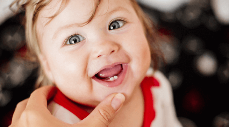 El increíble mundo del primer diente de tu bebé: ¿Cuándo y cómo ocurre?