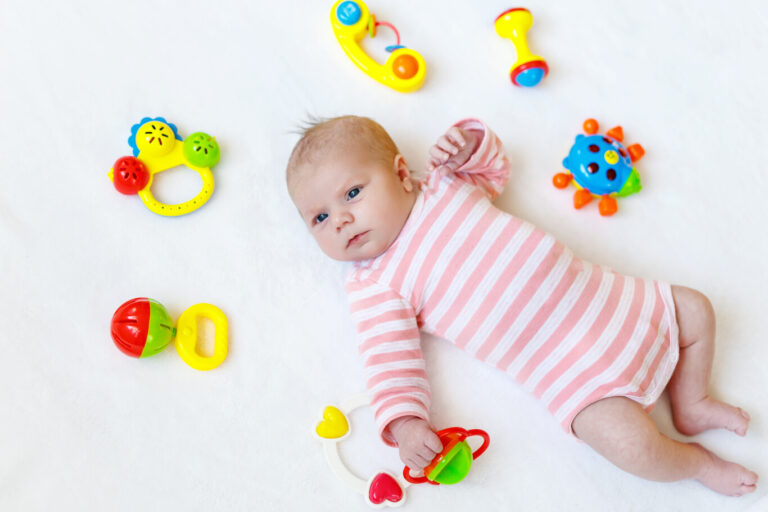 Guía completa: Cómo elegir el mejor sonajero para estimular a tu bebé