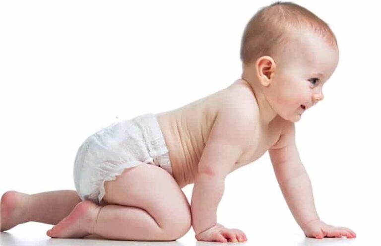 Guía práctica: 5 consejos infalibles para enseñar a tu bebé a gatear hacia atrás