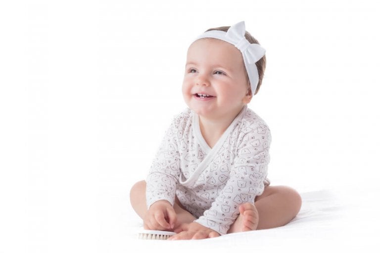 La importancia de las cintas para el pelo en bebés: ¿Cuándo y cómo utilizarlas?