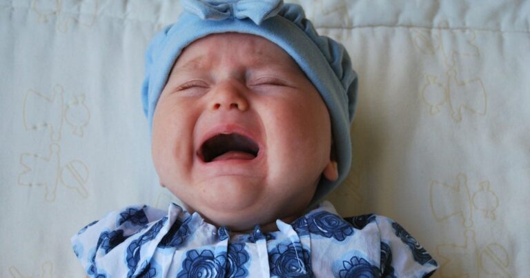 ¿Por qué mi bebé llora tanto? Descubre las causas y soluciones